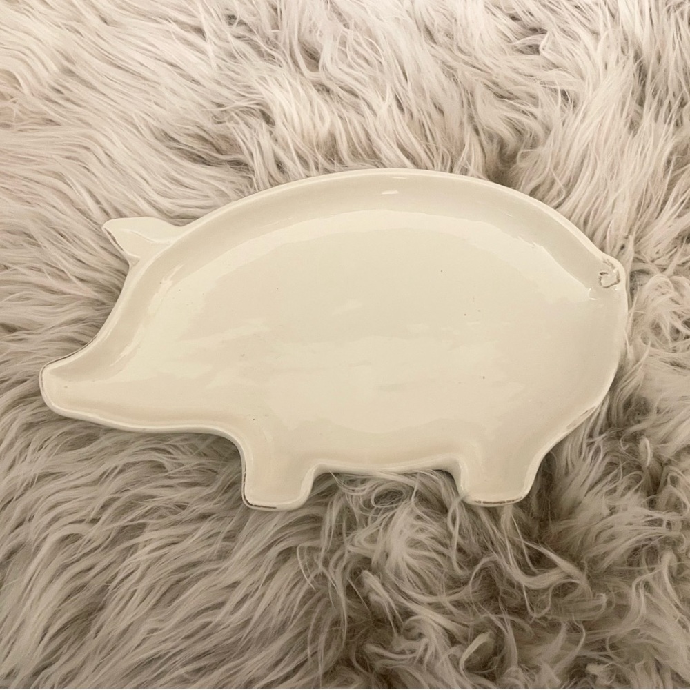 Whimsical Pig-Shaped Ceramic Plate